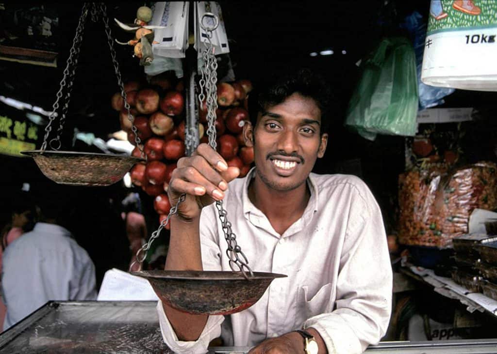 Cara Menghitung Zakat Barang Dagangan - Lembaga Amil Zakat 