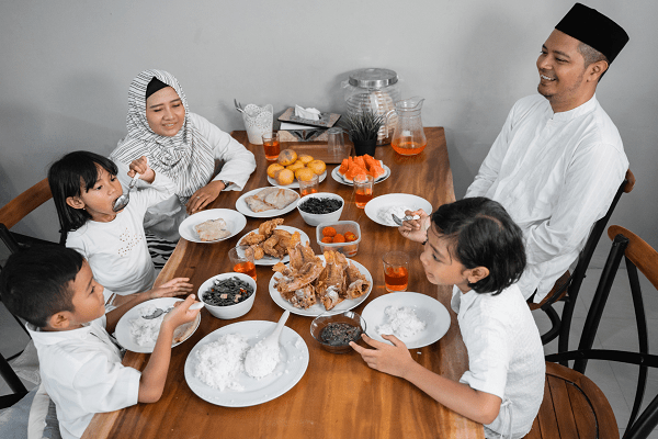 Puasa Ramadhan melatih diri untuk berbagi - Zakat.or.id 