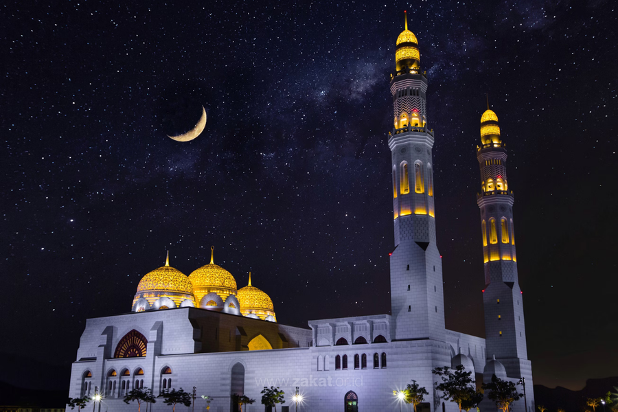 Masjid dengan Kenampakan Langit Bintang dan Bulan (Unsplash)