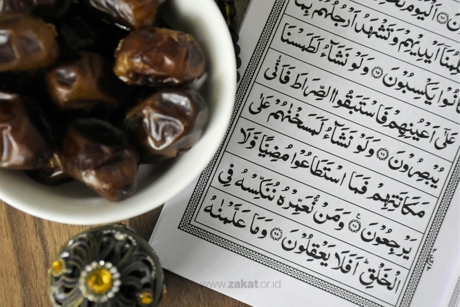 Al-Quran dan Kurma sebagai Simbol Bulan Ramadan sebagai Bulan Ketakwaan